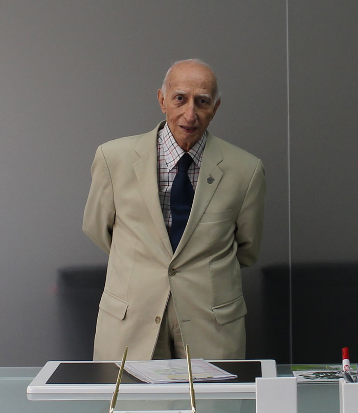 Prof. Dr. Dariush D. Farhud